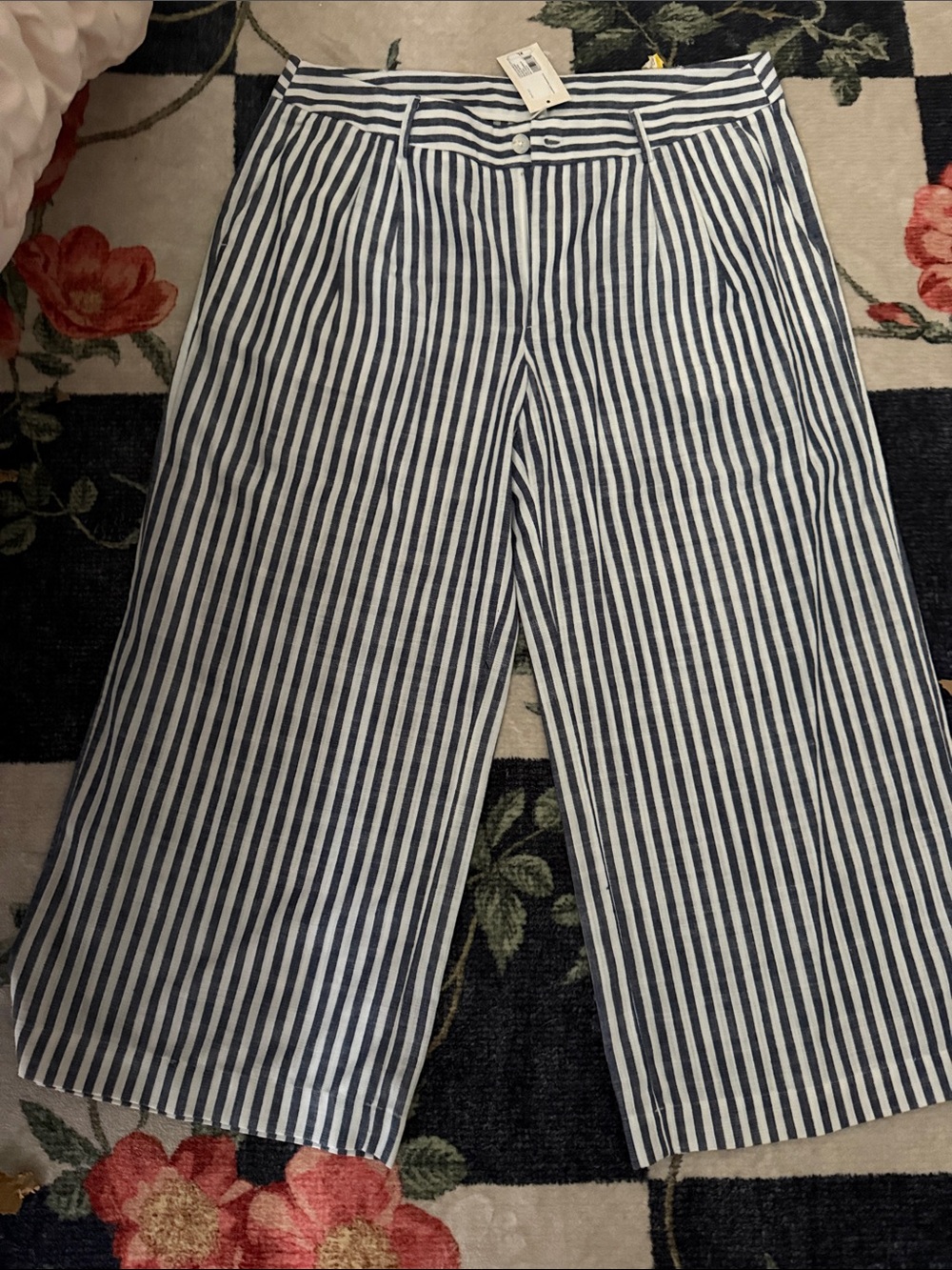 Navy & White Vertical Stripe Wide-Leg Crop Pants